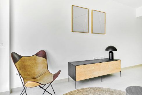 11891857-01-image-20