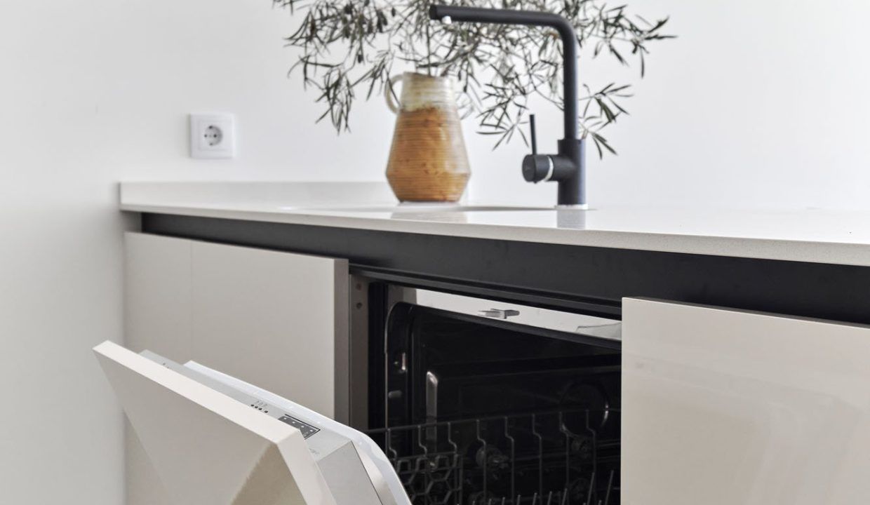 11891857-01-image-28