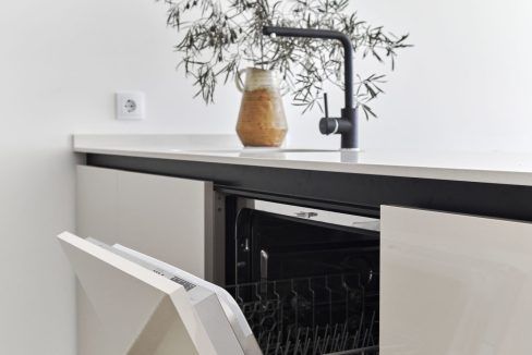 11891857-01-image-28