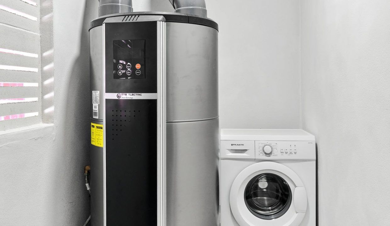 11891857-01-image-36