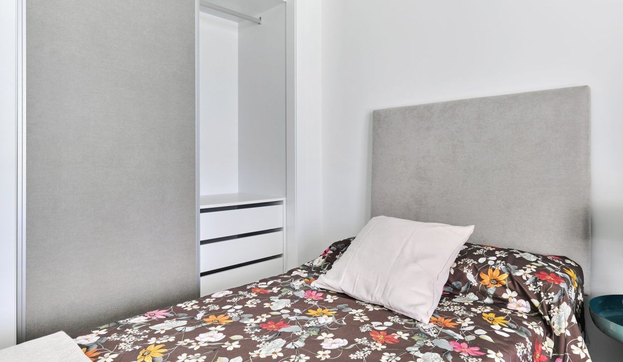 11891857-01-image-41