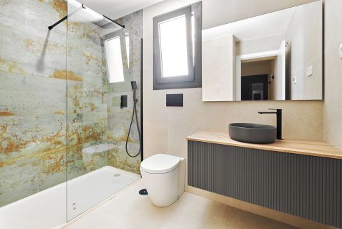 11891857-01-image-42