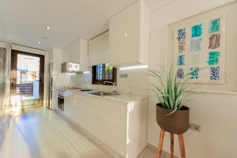 38832654-01-image-12