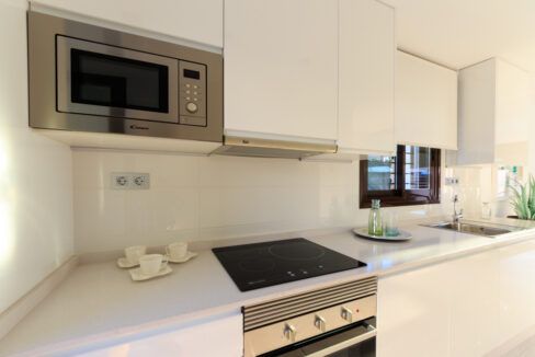 38832654-01-image-14