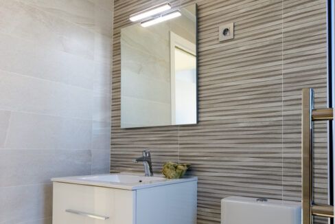 38832654-01-image-18