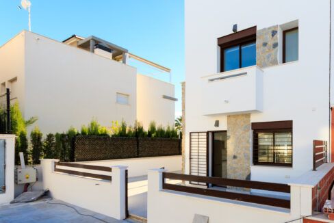 38832654-01-image-45