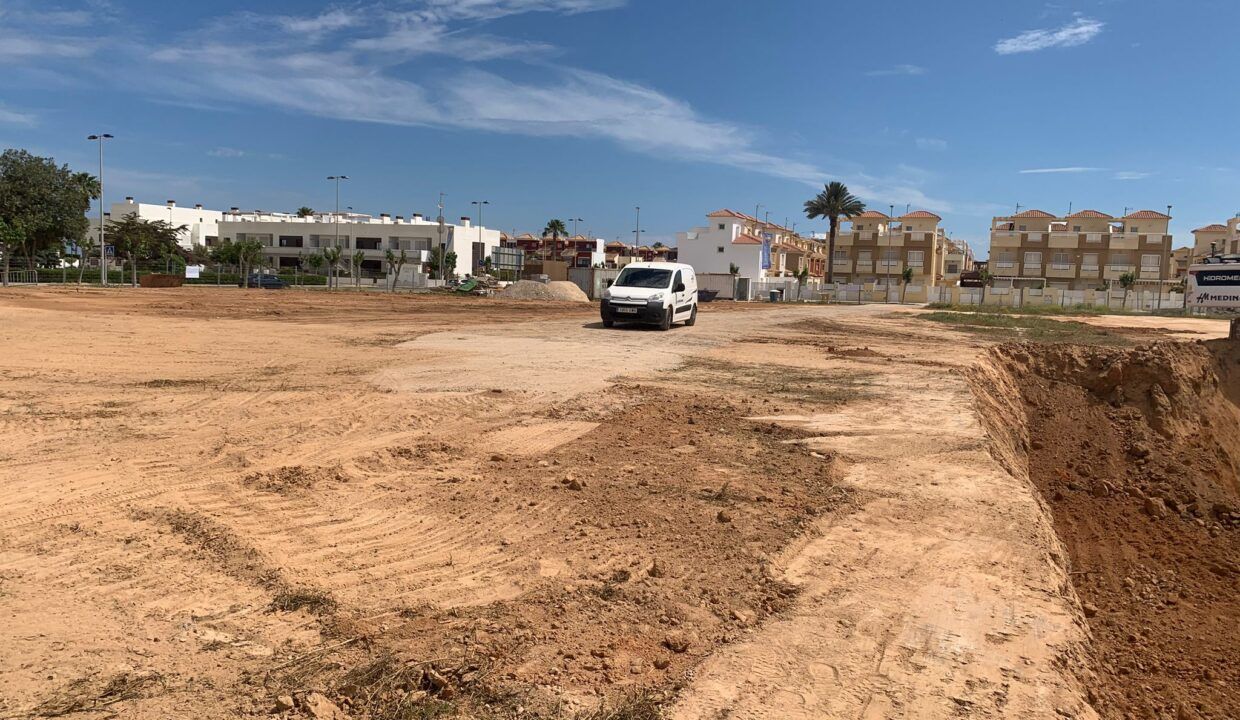 73811377-01-image-28