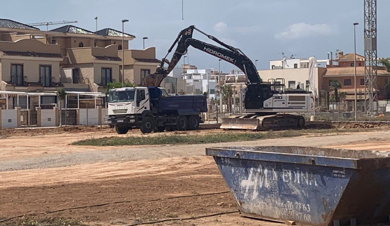 73811377-01-image-31