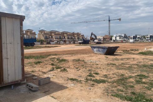 73811377-01-image-33