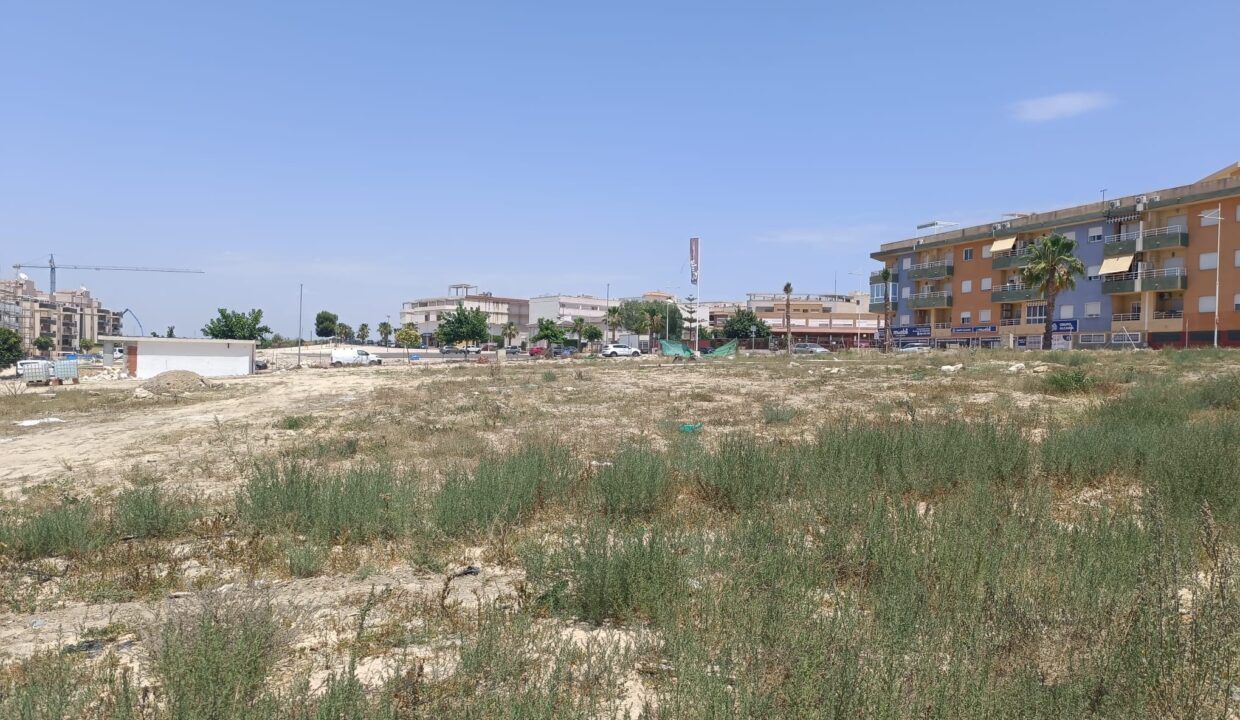 64010793-01-image-32