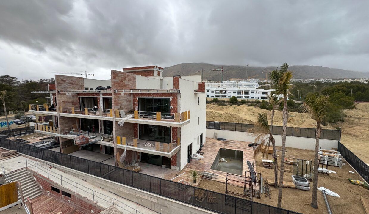 71577609-03-image-14