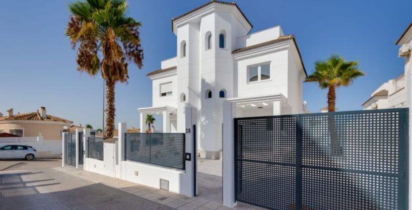 Mediterranean Villa Just 5 km from the Beach