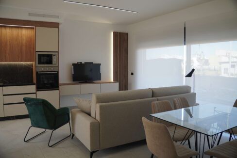 10698020-01-image-2