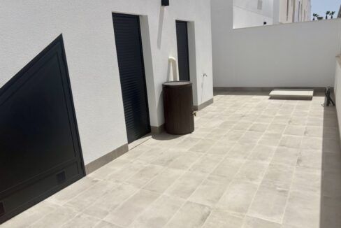 Storeroom and back patio (Personalizado)
